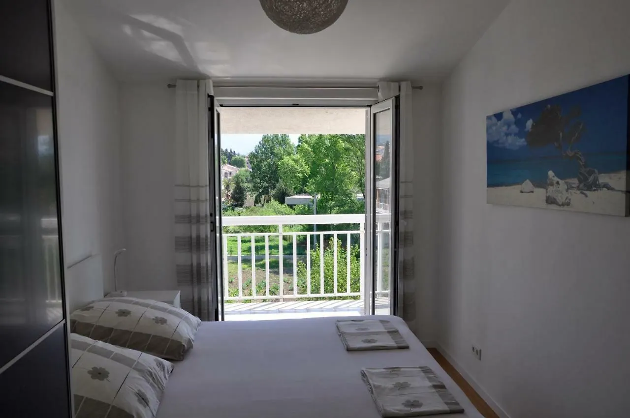 Villa Flora Kastela